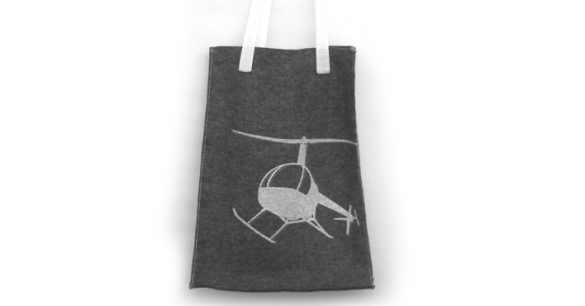 <figcaption>silkscreen printed helicopter on a ok.good felt bag</figcaption>